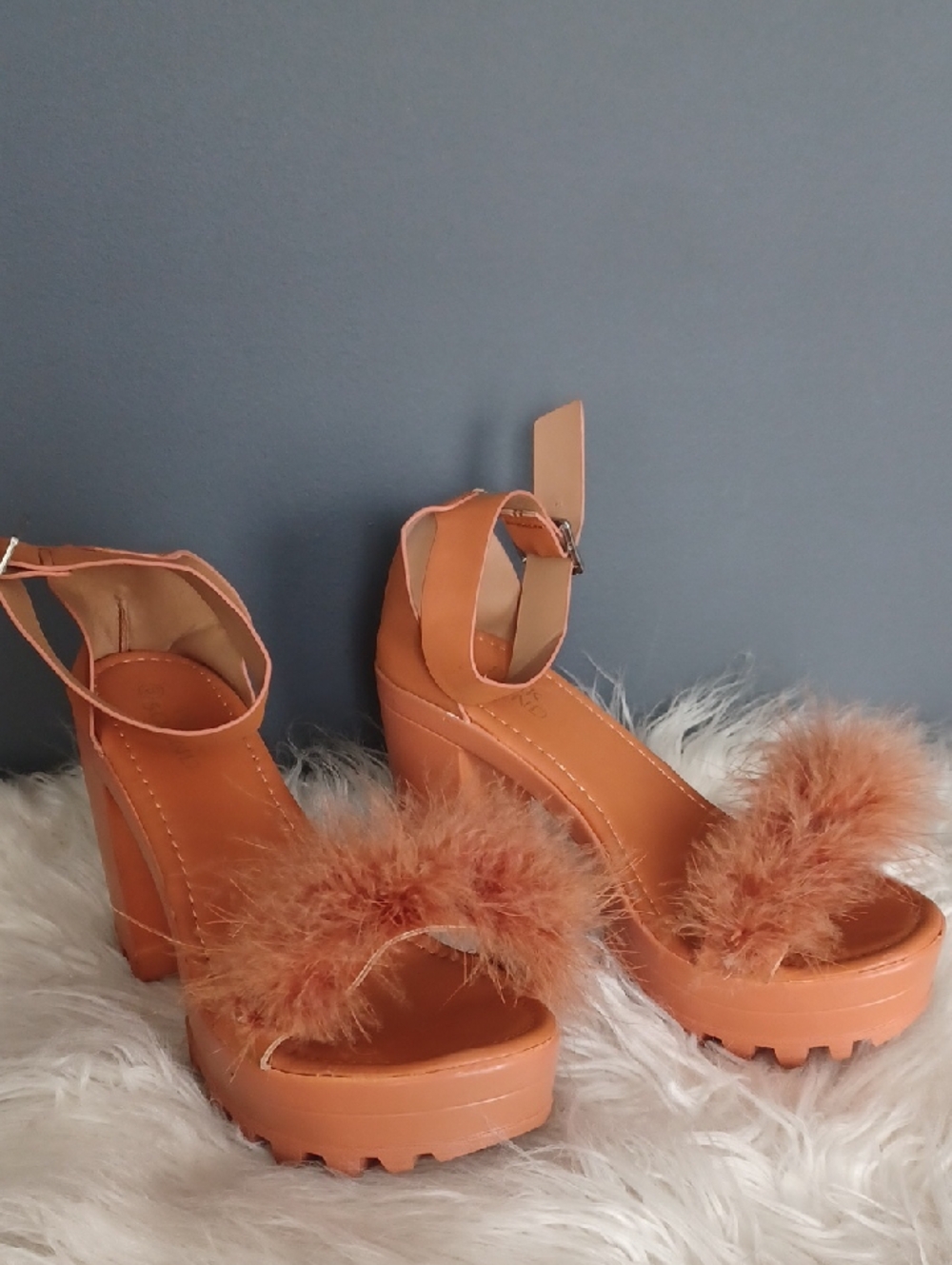 Feather Lightweight Platform Sandals